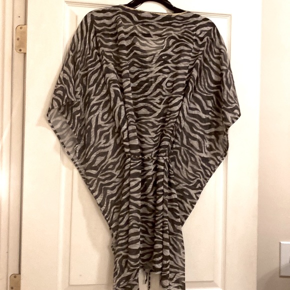 Kaftan in Zebra print with gold trim tasseled tie front at neckline Size OS - Picture 5 of 6